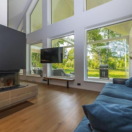 Modern Villa With Sauna & Hot Tub Hiiumaa Kültér fotó