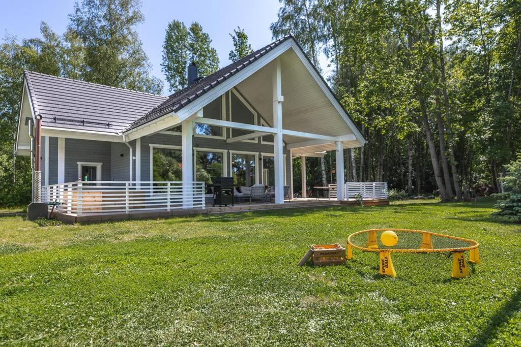 Modern Villa With Sauna & Hot Tub Hiiumaa Kültér fotó