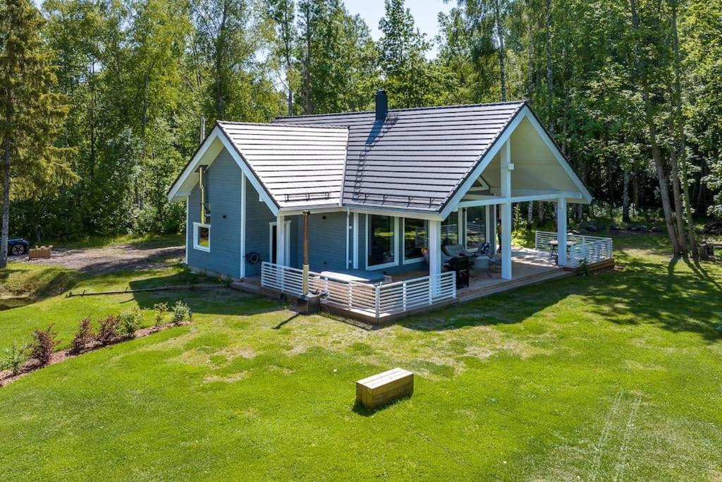 Modern Villa With Sauna & Hot Tub Hiiumaa Kültér fotó