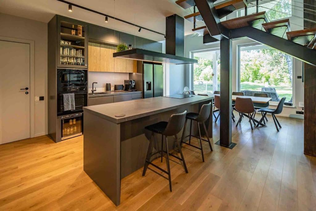 Modern Villa With Sauna & Hot Tub Hiiumaa Kültér fotó